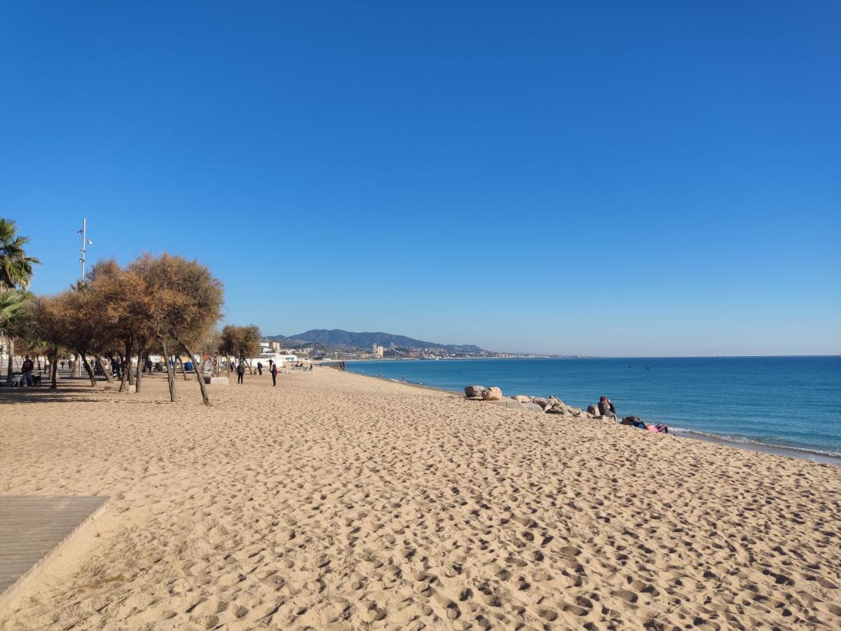Hospedaje Dado De Baja Badalona Zewnętrze zdjęcie