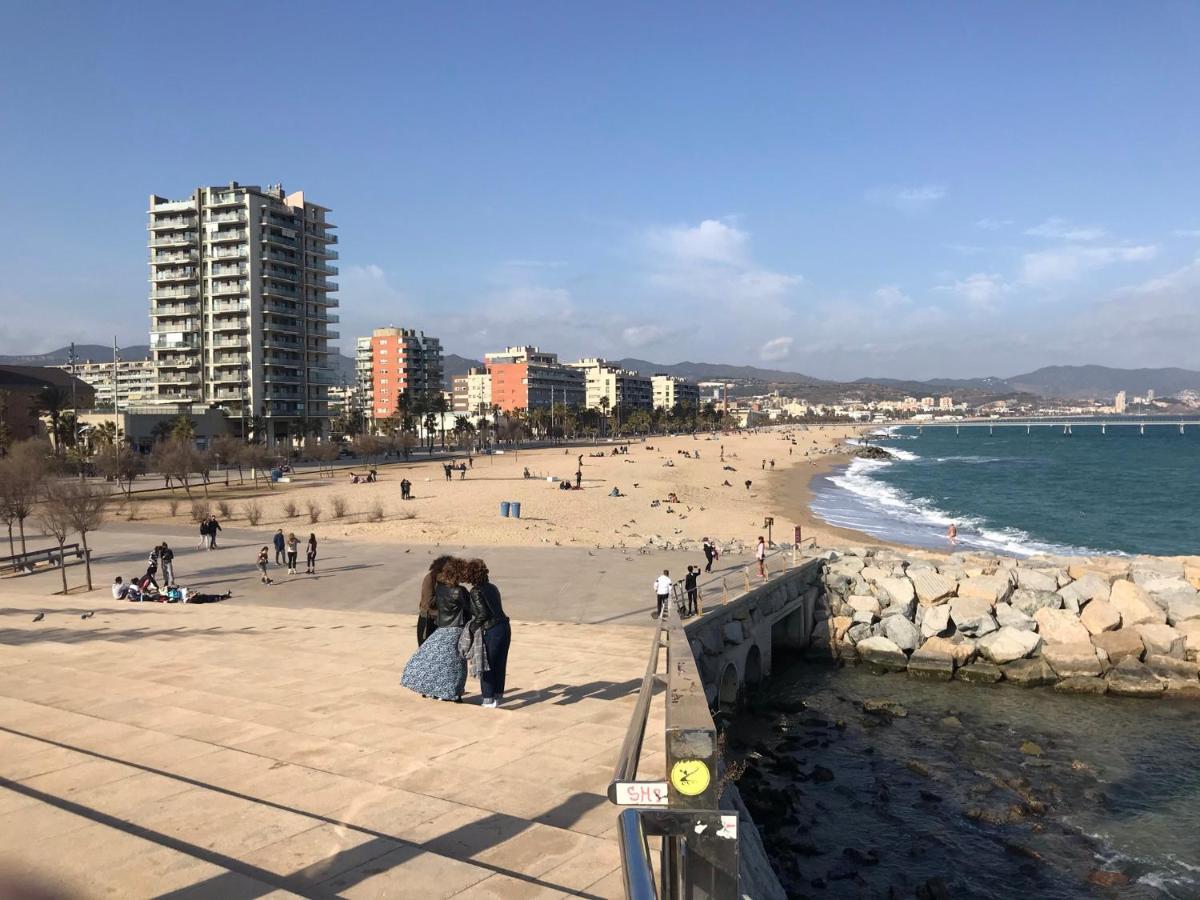 Hospedaje Dado De Baja Badalona Zewnętrze zdjęcie