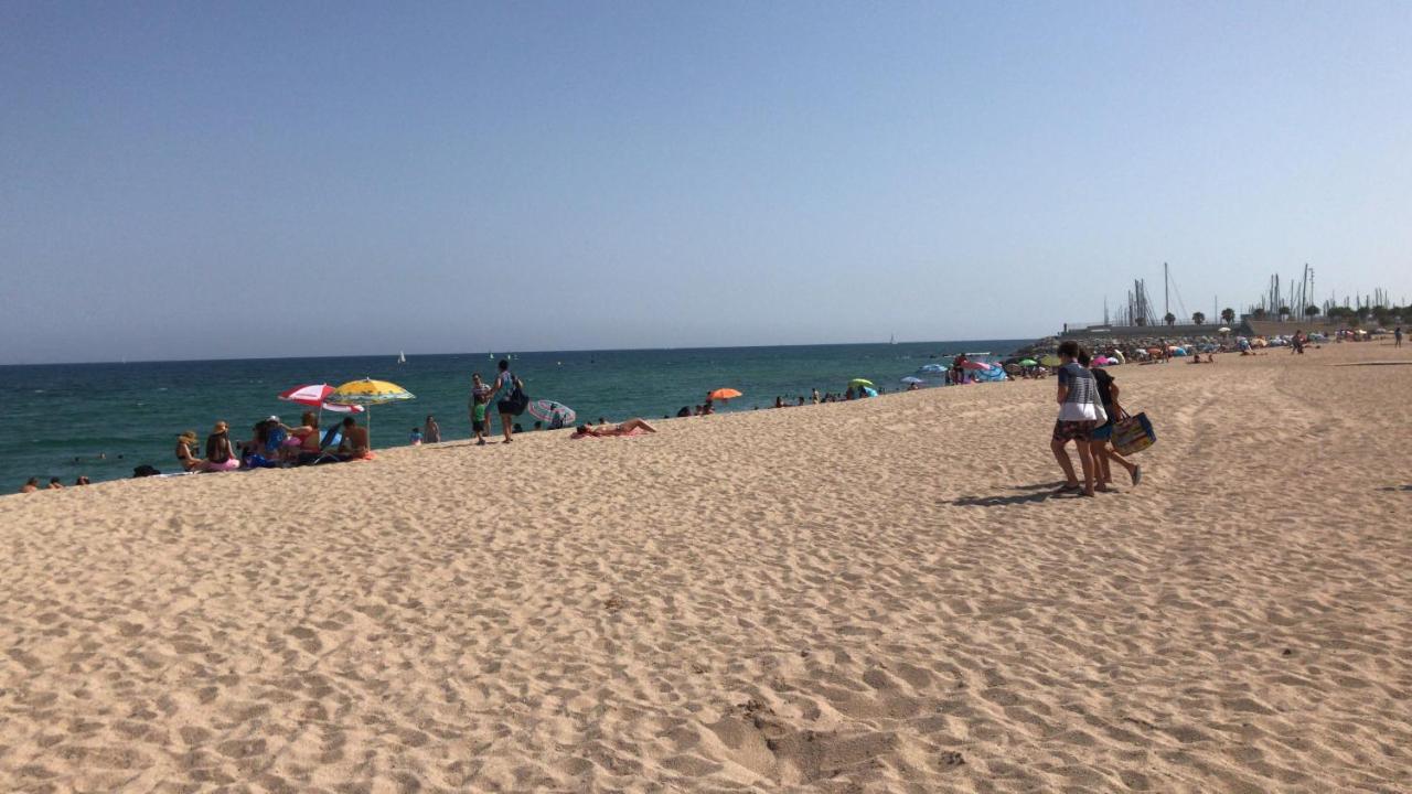 Hospedaje Dado De Baja Badalona Zewnętrze zdjęcie