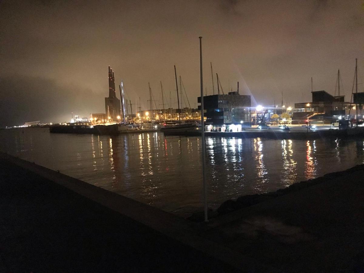Hospedaje Dado De Baja Badalona Zewnętrze zdjęcie