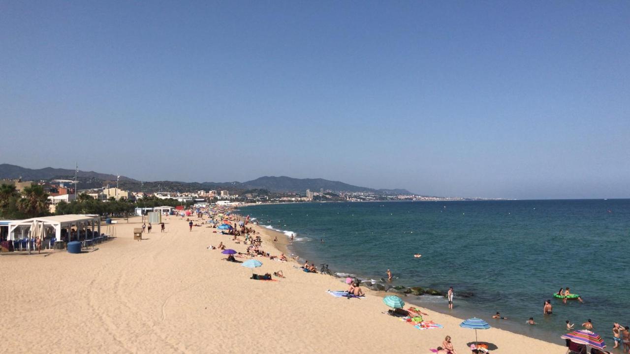 Hospedaje Dado De Baja Badalona Zewnętrze zdjęcie